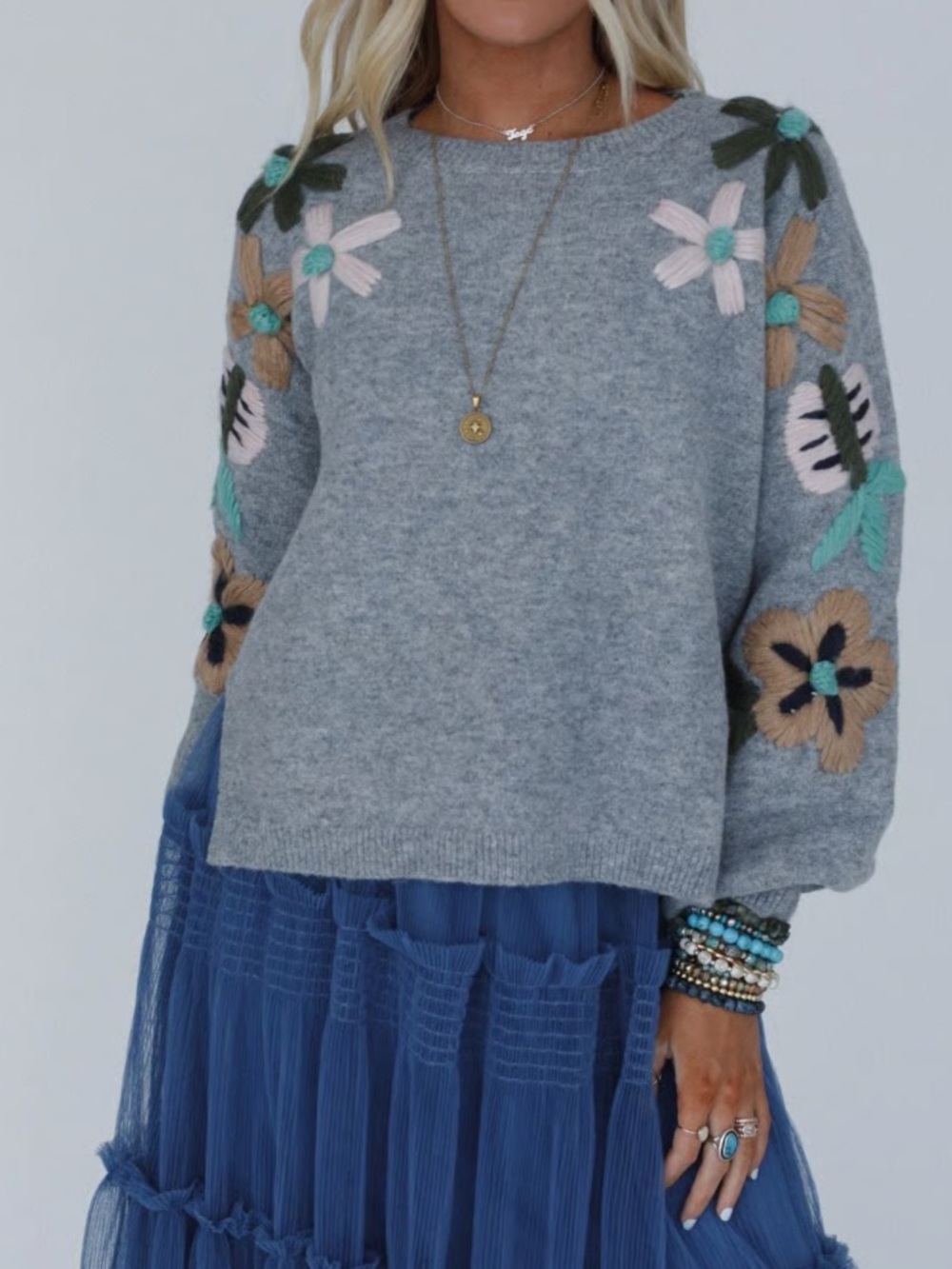 Davi & Dani Gray Embroidered Floral Sweater Size L Boutique Boho Whimsical